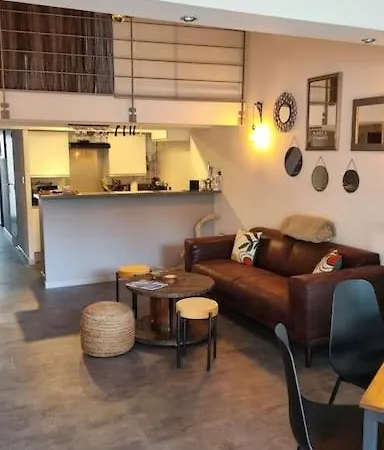 Holiday home Loc Cap Phoebus, Atypique, Au Calme Dans La Pinede *
