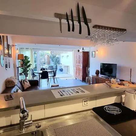 Loc Cap Phoebus, Atypique, Au Calme Dans La Pinede Holiday home *